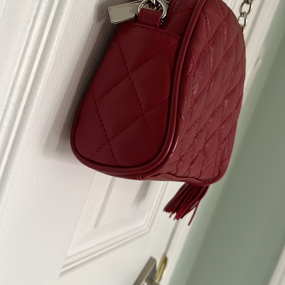 Danier red crossbody bag - Picture 3 of 4